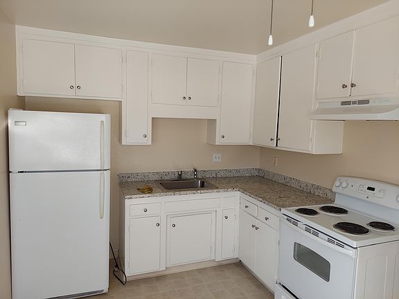 2nd image of 3227 Williamsburg Dr #4