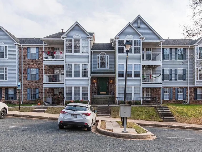 1002 Markham Ct #M — Photo 1