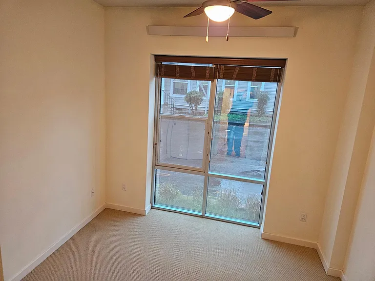 433 SE Washington St #429 — Photo 7