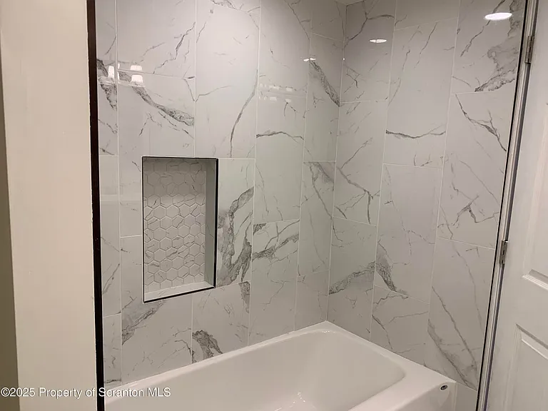 318 Simrell Rd — Photo 21