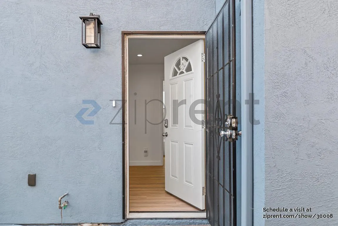 2 bed, $2,850 — Photo 4