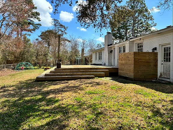 5th image of 214 Dallas Dr