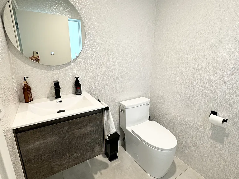 4827 SW 34th Ave — Photo 15
