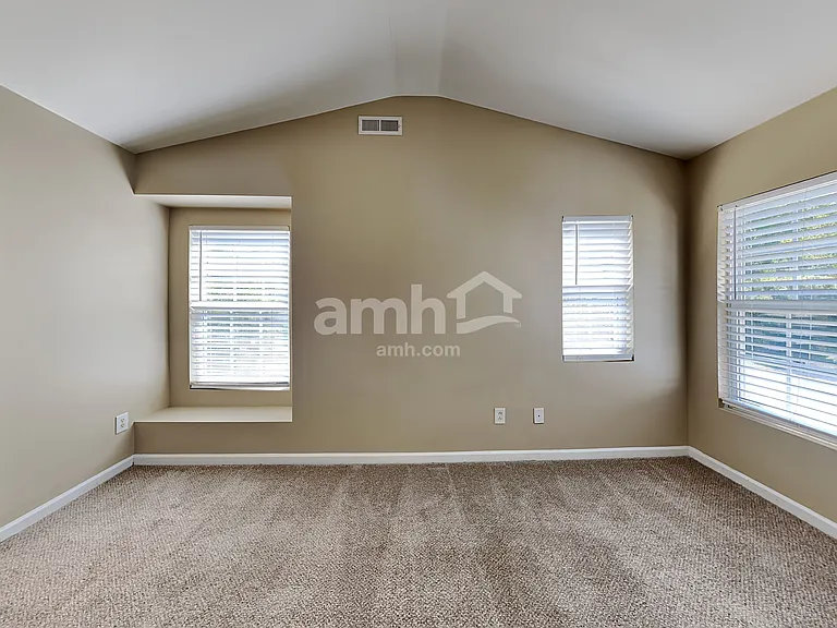 148 Bellfare Dr — Photo 11