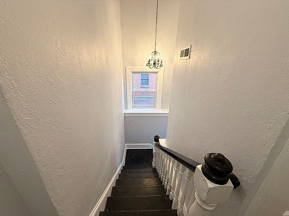 4th image of 808 Brandon Ave #2