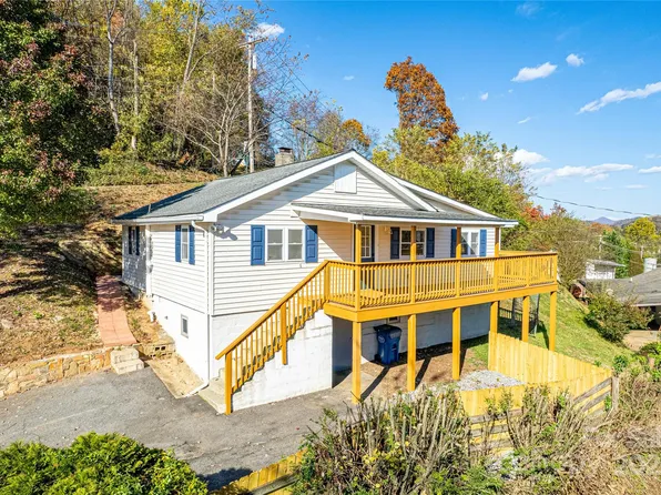 29 Mill St, Waynesville, NC 28786