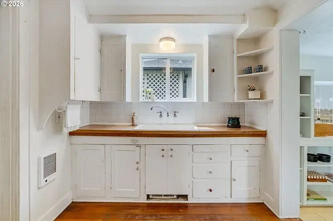 6351 NE 34th Ave — Photo 7