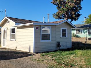 203 S Main St, Winston, OR 97496