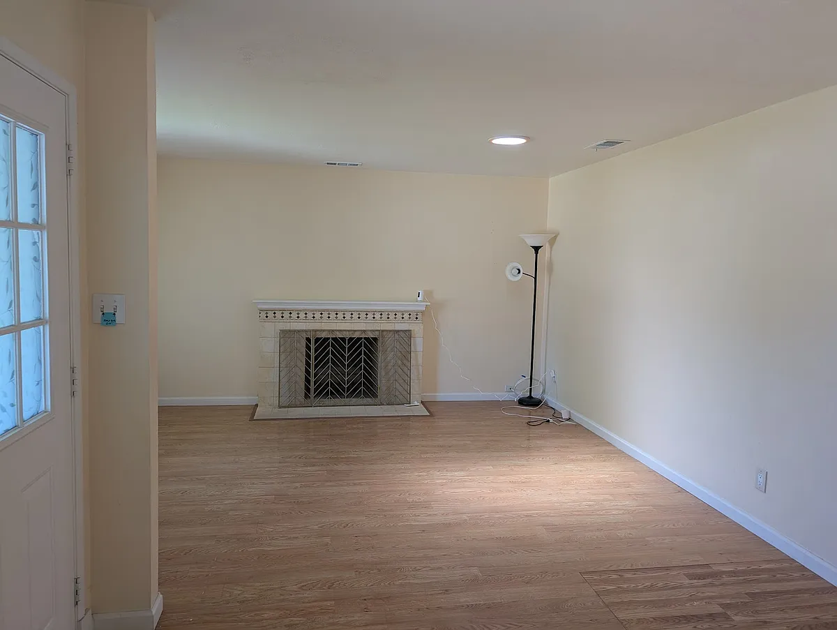 Building Photo - 5868 Tandera Ave