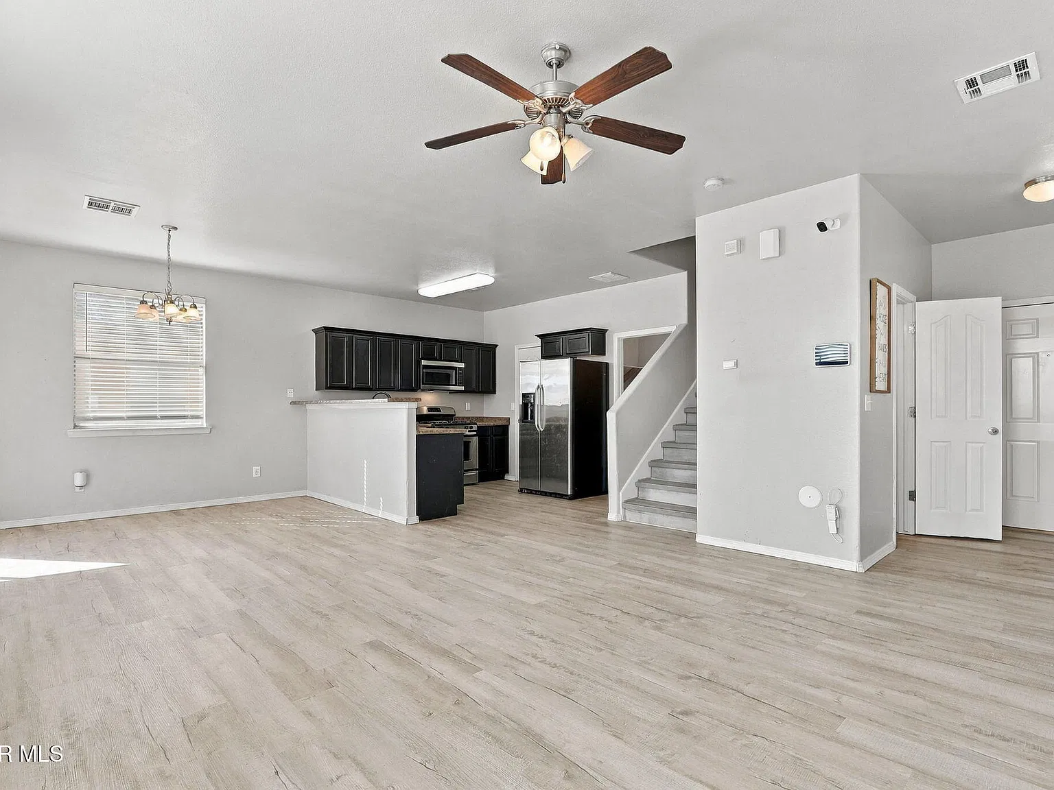 3 bed, 2.5 bath, 1475 sqft, $1,750 — Photo 4