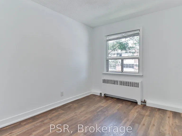 170 Holborne Ave #2 — Photo 8