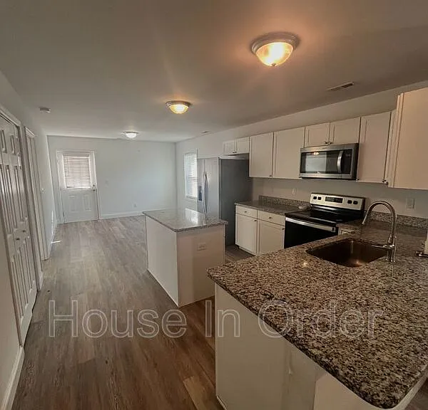 60 Patriot Pl — Photo 3