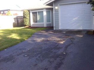 2717 Crystal Springs Rd W, University Place, WA 98466