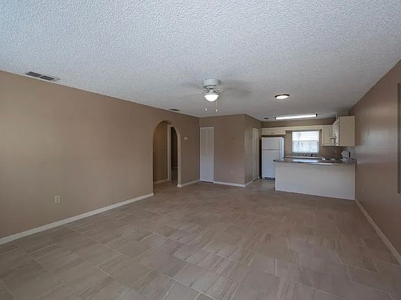 3rd image of 655 Avenue B SW APT F