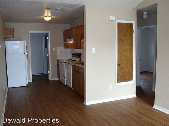 3rd image of 1231 Walt Morgan Cir