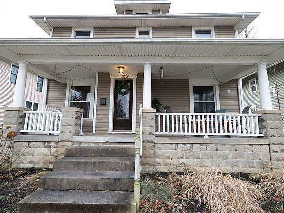 3rd image of 1305 W University Ave