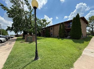 122 Fairway Ave #122, Monett, MO 65708