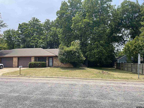 3rd image of 202 Dull Averiette St