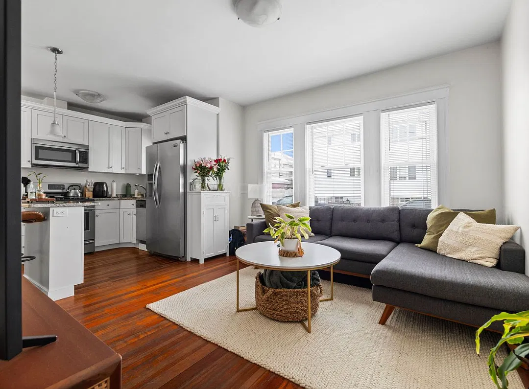 3 bed, $3,900 — Photo 4