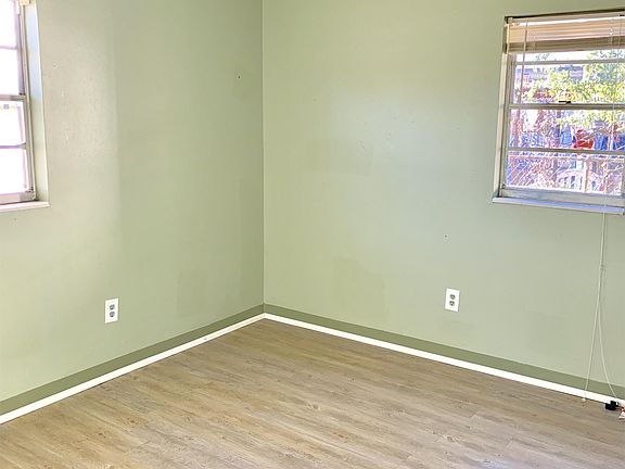 5th image of 10206 N 26th St