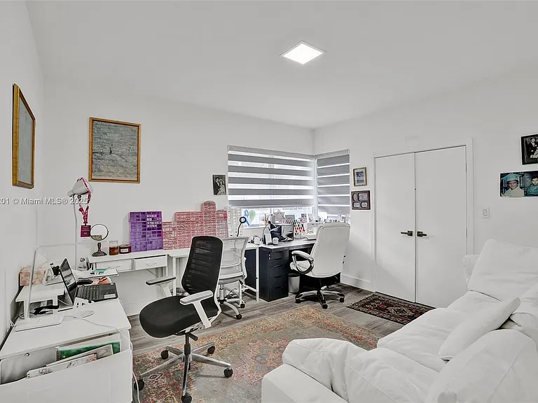 3784 Sheridan Ave — Photo 35