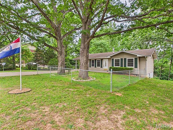 3rd image of 404 Ridgeview Dr