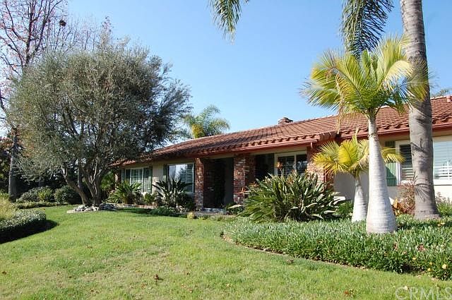 1st image of 219 Whispering Oaks Dr