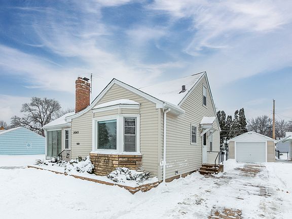3rd image of 2045 La Crosse Ave