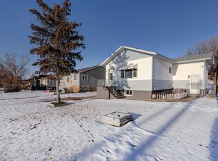 718 7th Ave E, Drumheller, AB T0J0Y5