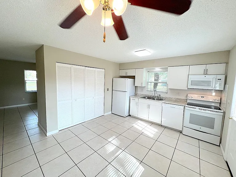2 Plateau Ln — Photo 7