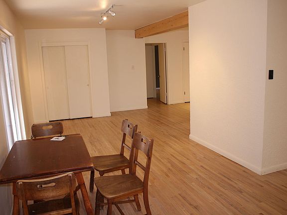 5th image of 3609 Dakota St NE