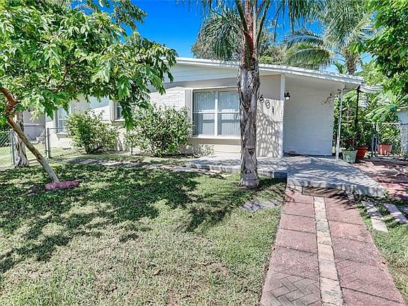 5th image of 5601 SW 36th Ct