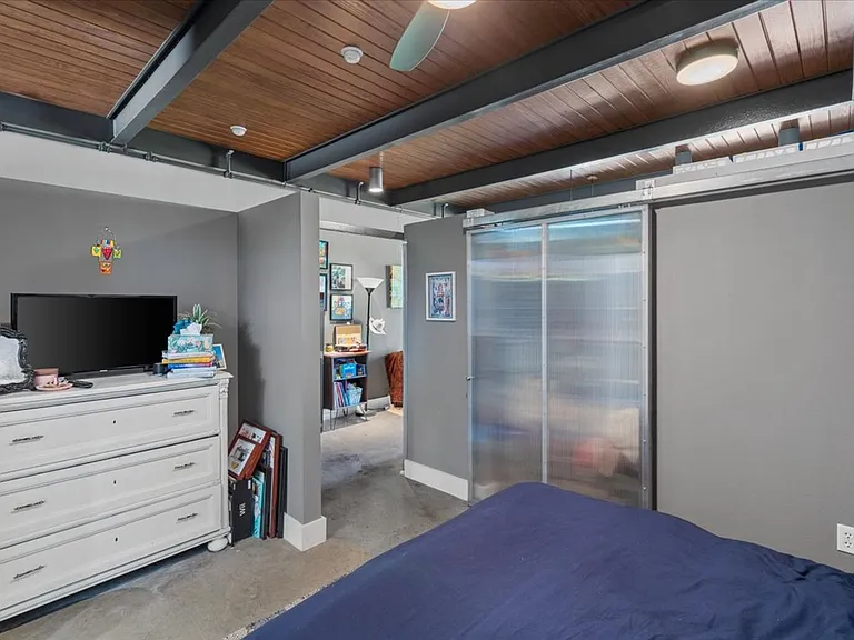 2205 N Lamar Blvd #214 — Photo 15