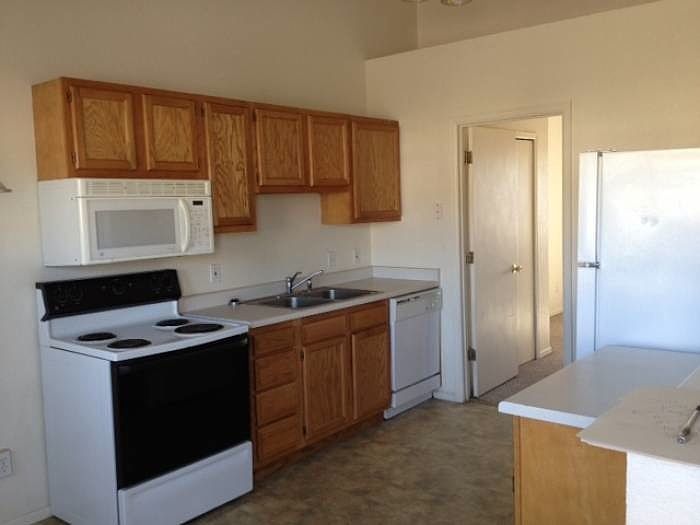 1st image of 1707 Oakshire Ln APT D