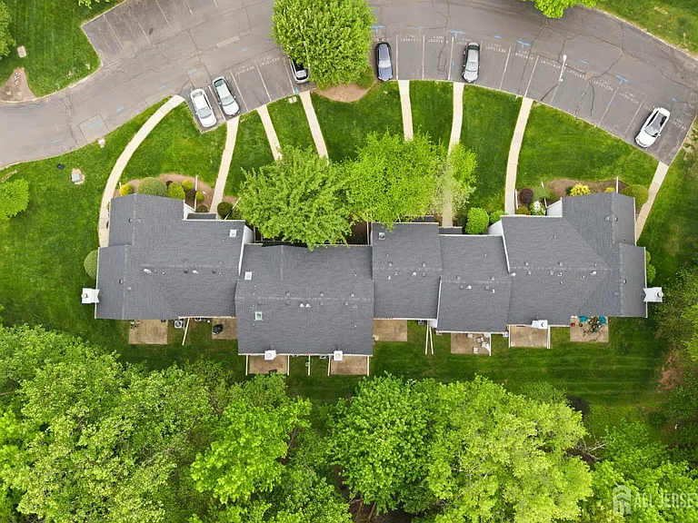 2804 Cricket Cir — Photo 25
