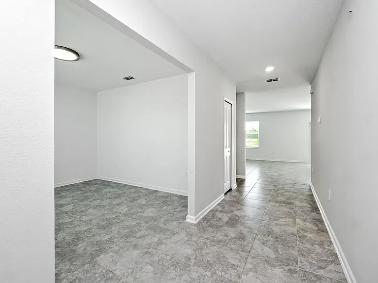 1493 Brentwood Dr — Photo 5