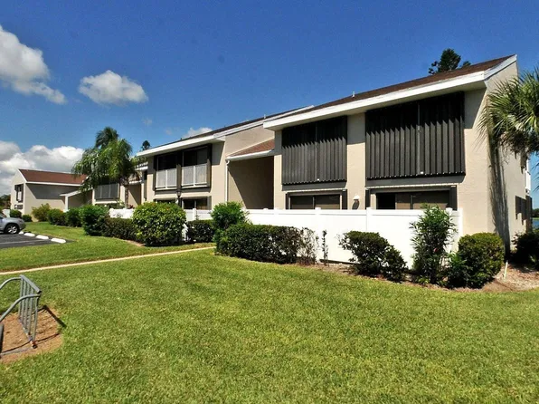 3210 S Lakeview Circle #205, Fort Pierce, FL 34950