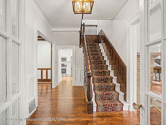 3rd image of 908 N Capitol Ave