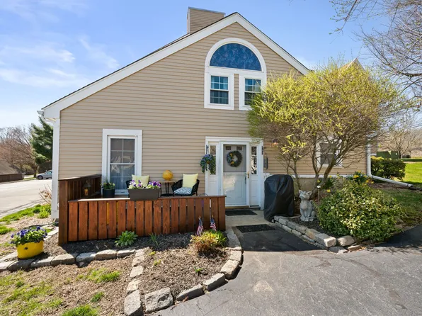 54 Rope Ferry Road #N155, Waterford, CT 06385