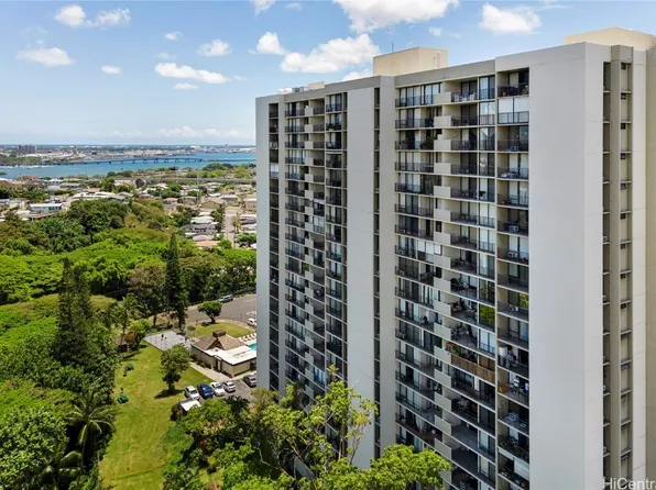 98-500 Koauka Loop APT 11A, Aiea, HI 96701