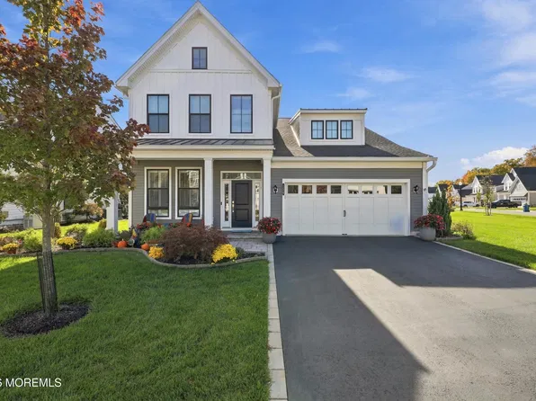 139 Grandview Circle, Farmingdale, NJ 07727