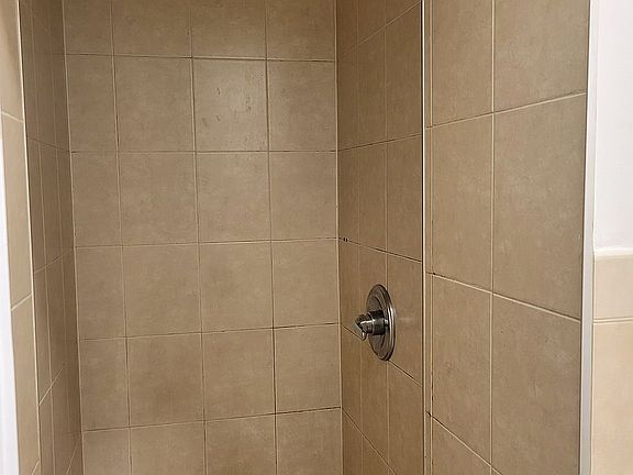 5th image of 231 Thompson St APT 4