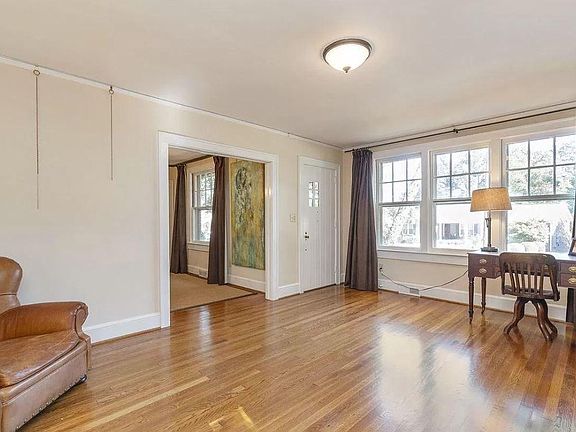 4th image of 26 Melville Ave