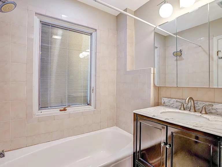 531 Court St — Photo 14