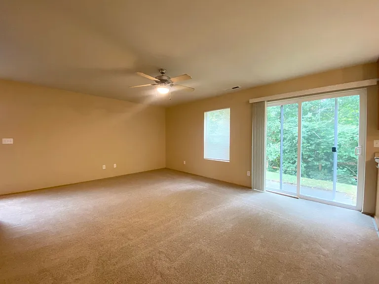 21367 SE 299th Way — Photo 8