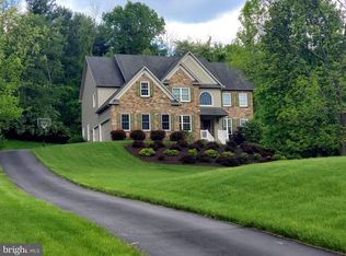 19 Jennifer Ln, Dillsburg, PA 17019