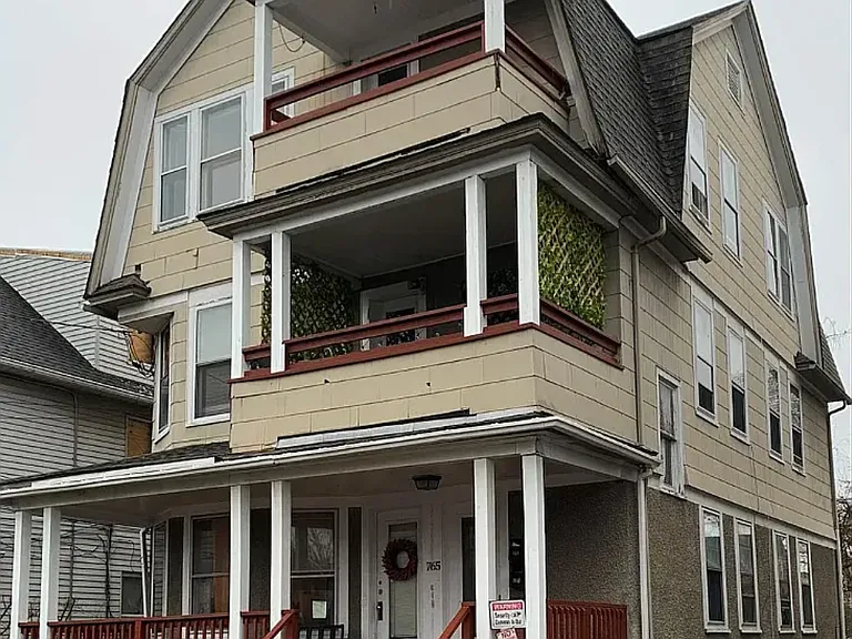 769 Brewster St — Photo 18