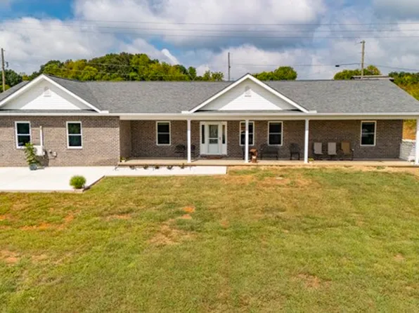 1385 Valley Home Rd, Dandridge, TN 37725