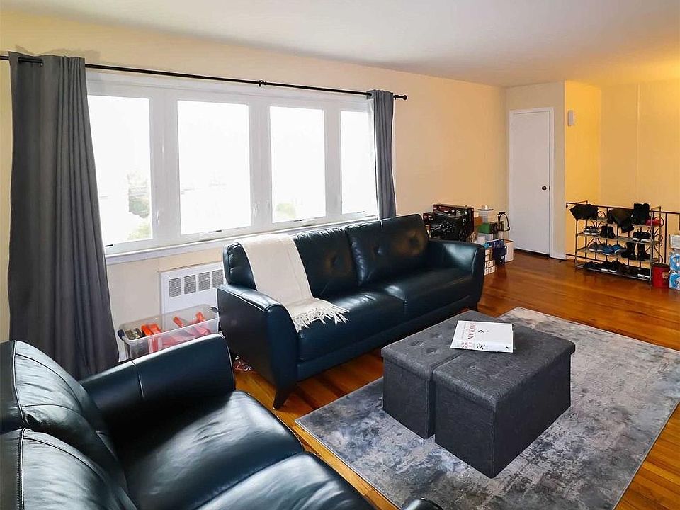 1st image of 536 Bayview Ave #2
