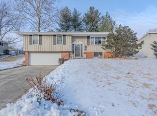 3213 W Birkshire Dr, Peoria, IL